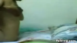 गर्म, सेक्सी देसी चिक कुछ गंभीर कमबख्त कार्रवाई पर बंद हो रही है.